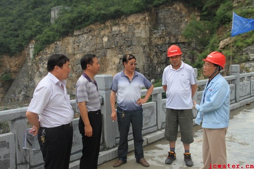 加強(qiáng)防汛督查，確保安全度汛